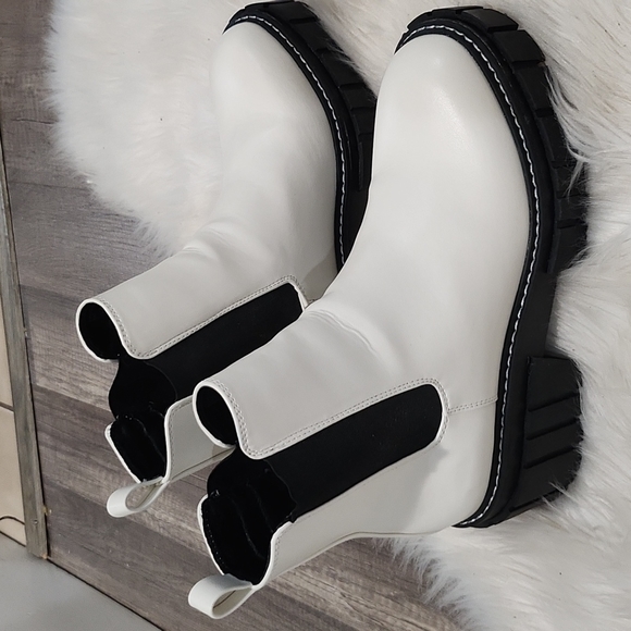 Shoes - Madden gril boots